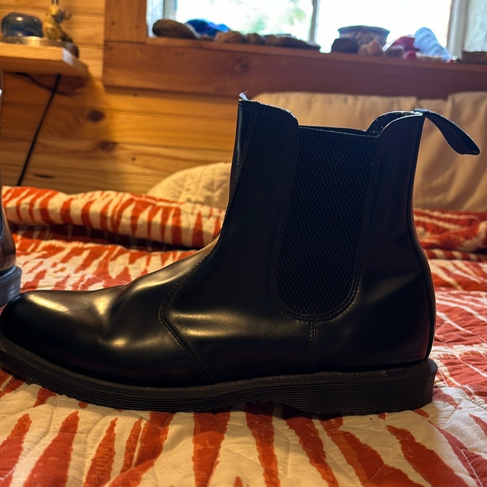 Dr martens flora boots